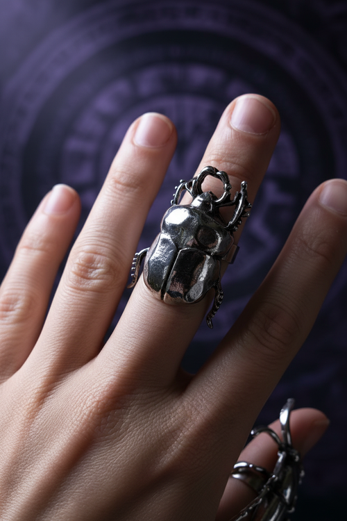 Bague scarabée - style gothique lumineux